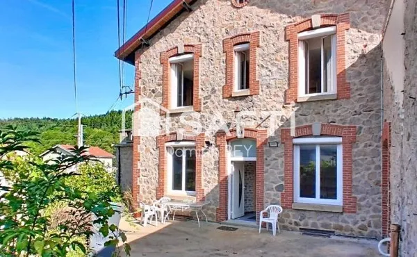 Maison de ville, plein centre, environ 167m² habitables, plus garage