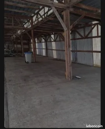 Entrepot 900 m2