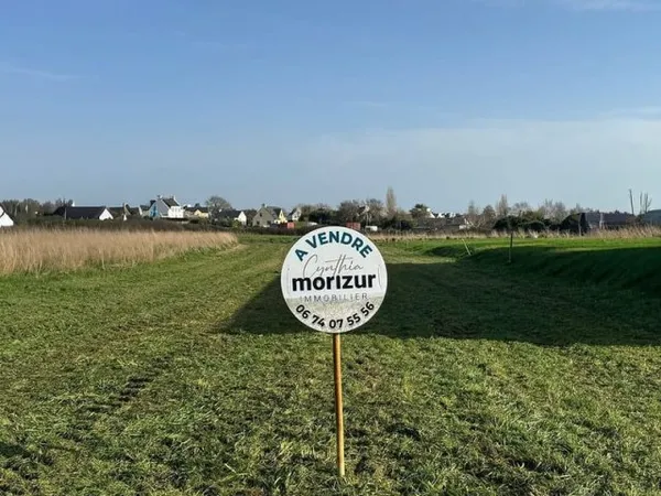 PLOUHINEC (29) - TERRAIN 2 720 m²