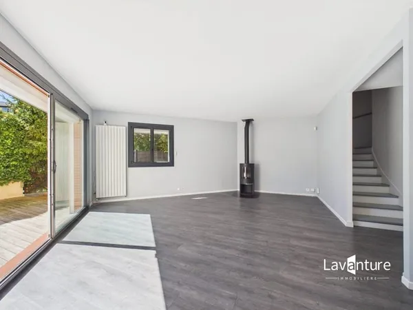 Limite Plessis-Robinson - Maison contemporaine 5 pièces avec ja