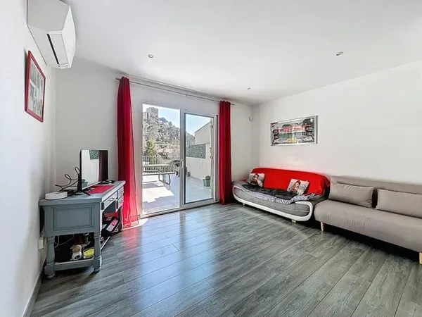 Maison 3 pièces avec terrasse, jardin et vue dégagée - Nice rue Sevan