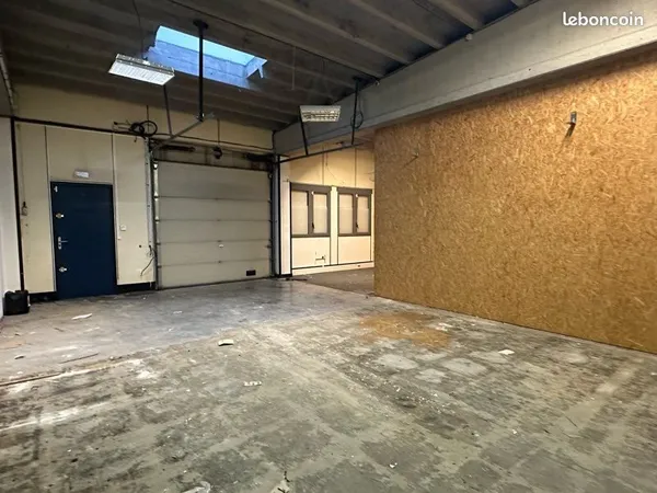 Local d'activité avec bureau et entrepôt - Villeneuve d'Ascq
