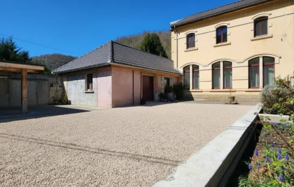 Maison 3 pièces 195 m²