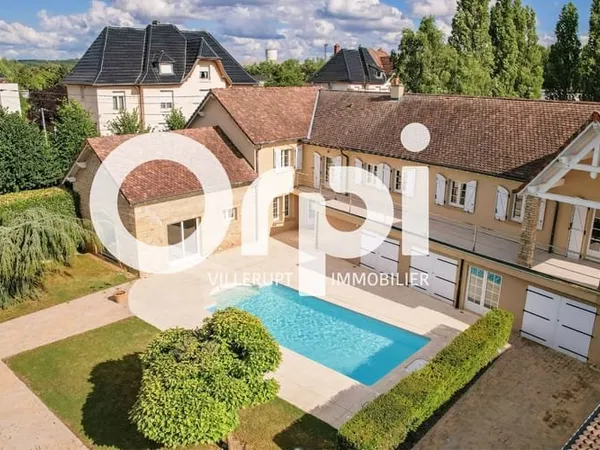 Maison 7 pièces 200 m²