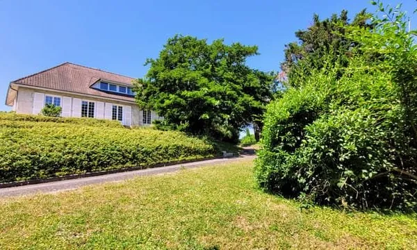 LIMAS Villa d'architecte 203m2 rénovée avec prestations de q