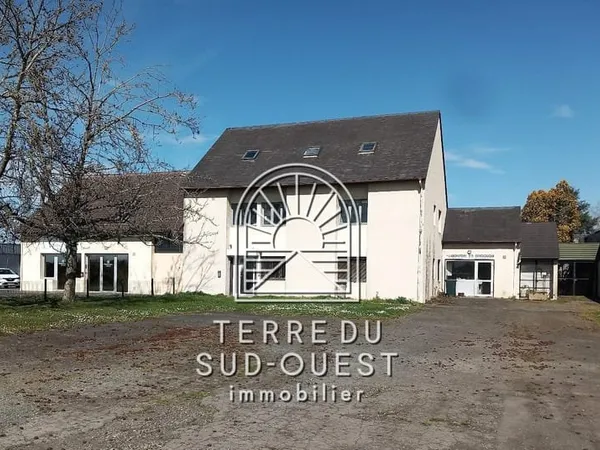 Bureaux 230 m² -SERRES CASTET-