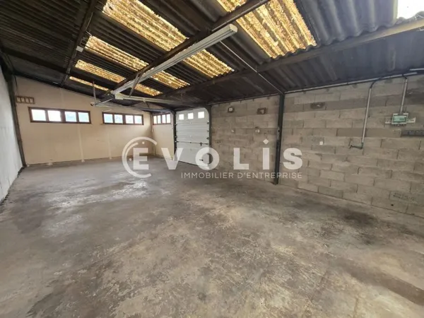 Locaux d'activité - A LOUER - 140 m² non divisibles