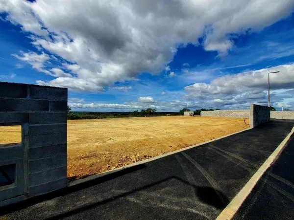 Terrain 517 m²