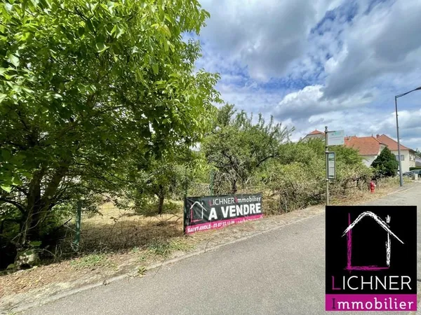 Terrain constructible 9,3 ares, 33m de facade