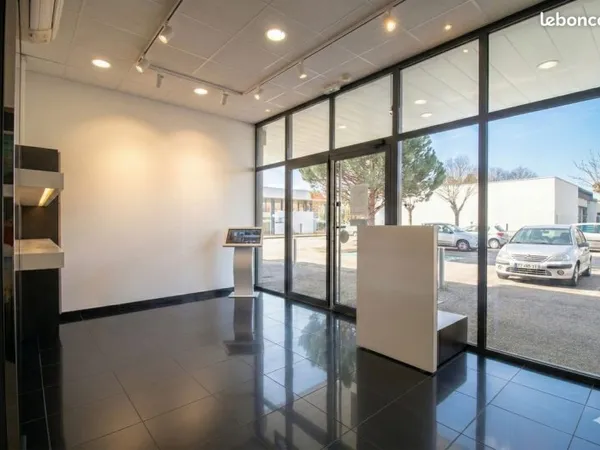Local 89 m² Idron