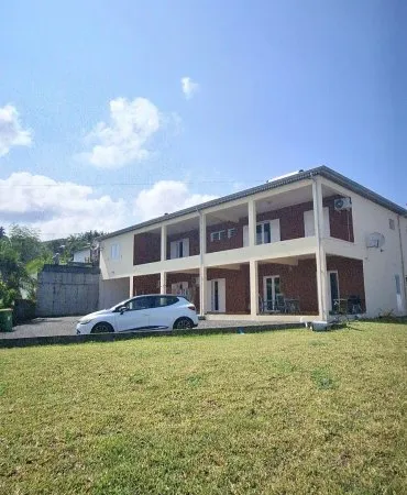 Maison 5 pièces 381 m²