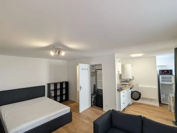 Studio 29m2 avec cour privative - 400 CC