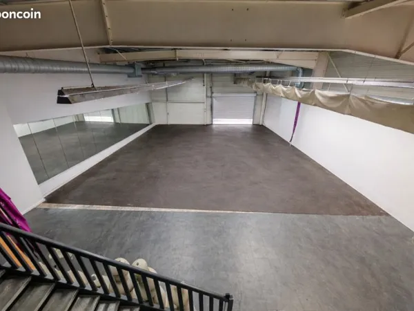 Local d'activité / garage à louer