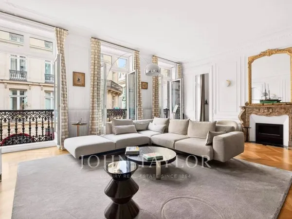 Appartement 6 pièces 159 m²