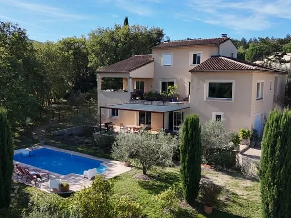 Grande villa avec gîte indépendant et piscine