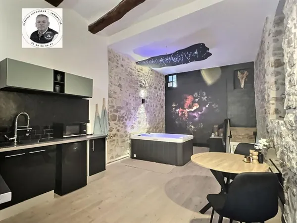 APPARTEMENT ATYPIQUE