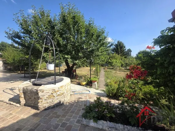Maison 7 pièces 380 m²