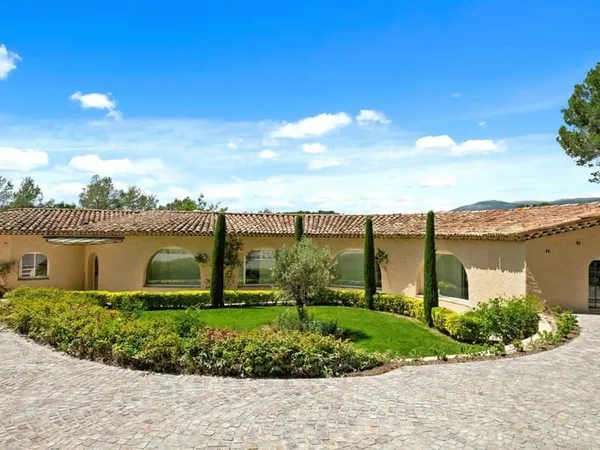 Villa avec vue sur château de Castellaras