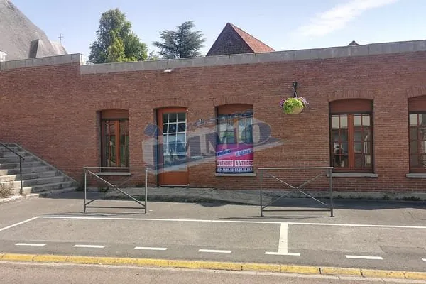En exclusivité local commercial de 143 m2. Avesnes-le-Comte