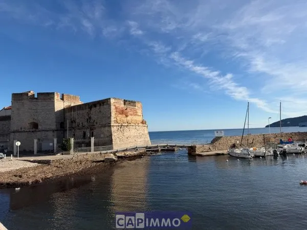 STUDIO MEUBLE LE MOURILLON PROCHE DES PLAGES ET DU PORT SAIN