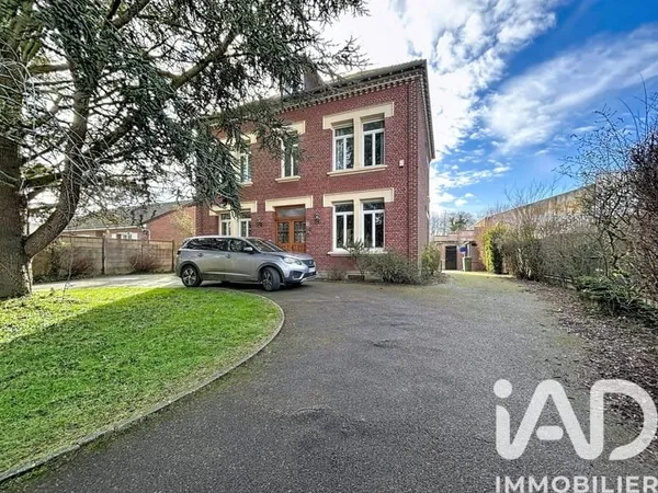Maison 10 pièces 260 m²