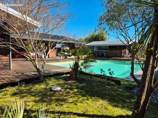 Superbe maison contemporaine en bois 300m2 avec piscine - à moins de 10 min de Dax