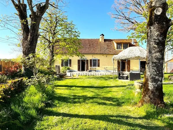 Causses du Quercy: Charmante maison de 4 chambres avec dépendances, 4,5ha de terrain et une belle vu