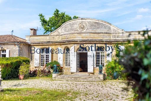 Château 10 pièces 700 m²