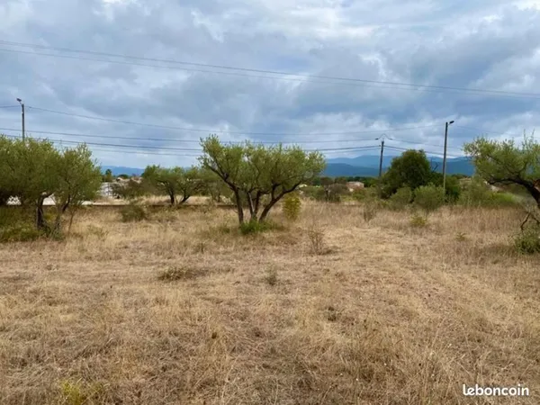Terrain 586 m² Gonfaron