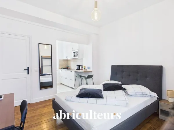 Studio refait à neuf - 18,5 m² - Centre Versailles