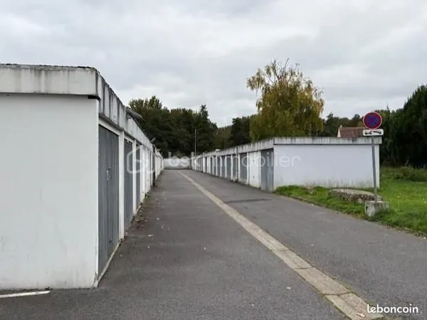 Garage/box 13 m² Montataire