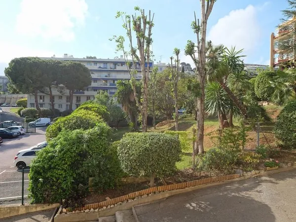 NICE OUEST - Bas Sainte-Marguerite, 2 PIECES, Rez-de-jardin