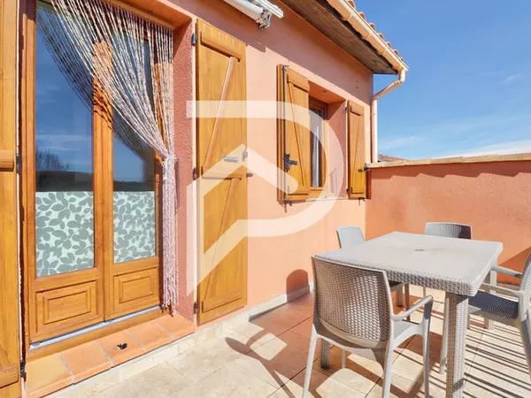 APPARTEMENT TYPE2 AVEC TERRASSE PLACE DE PARKING GREOUX LES BAINS
