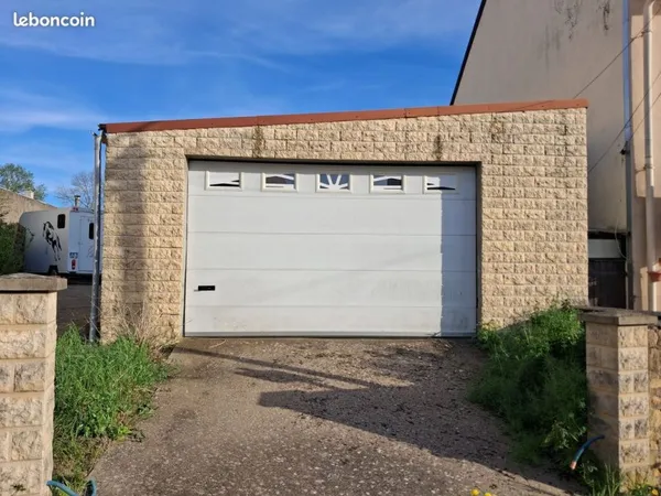 Garage ou local de stockage