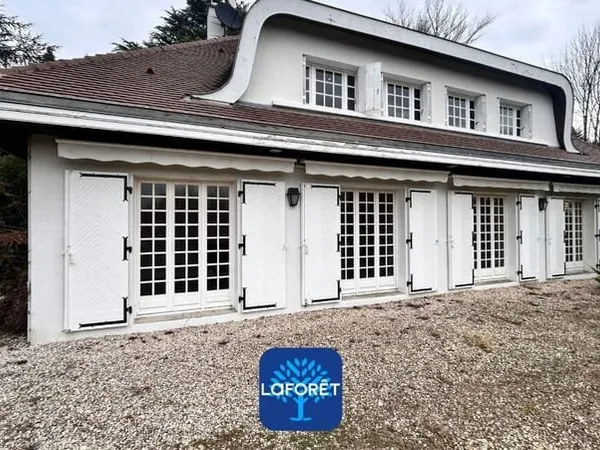 Maison Bourgeoise Bourgoin Jallieu 8 pièce(s) 209 m2