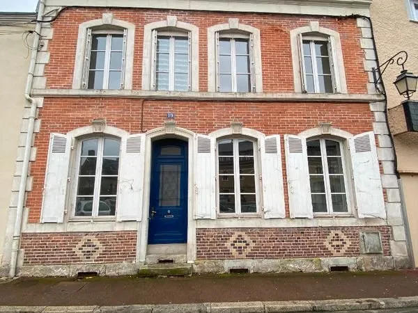 Maison 11 pièces 270 m²