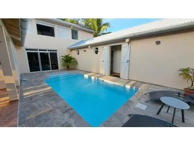 Bel ensemble immobilier avec T5, T2 et Studio - Piscine patio - TROIS-ILETS