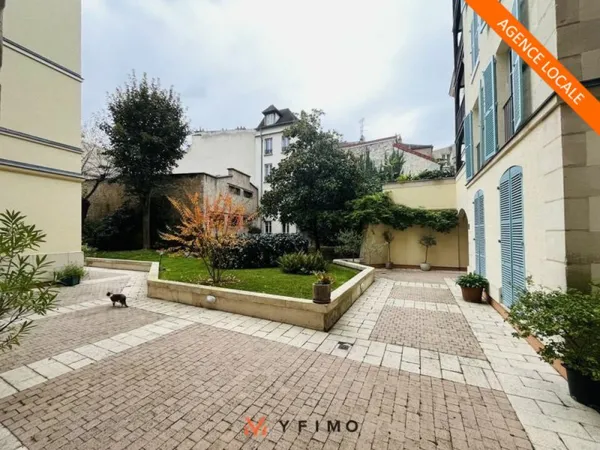 52 m2 BUREAUX RDC à LOUER
