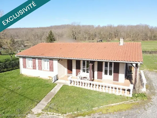 Vue dégagée, tranquilité, maison prête à vivre.