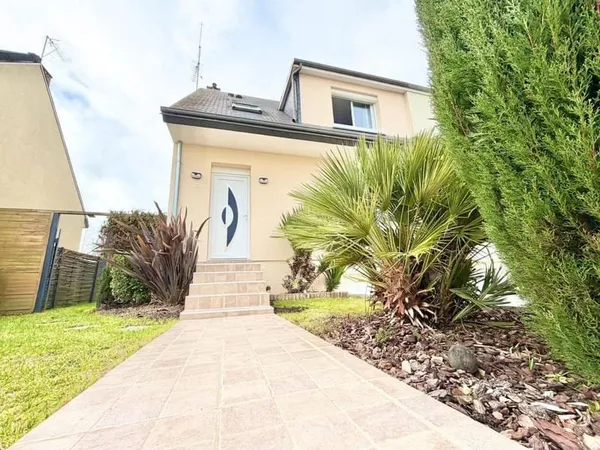 Maison 4 chambres avec jardin et sous-sol total