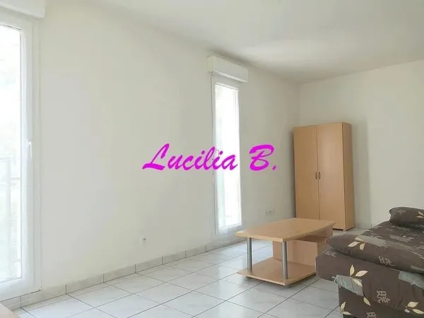 Appartement studio avec parking