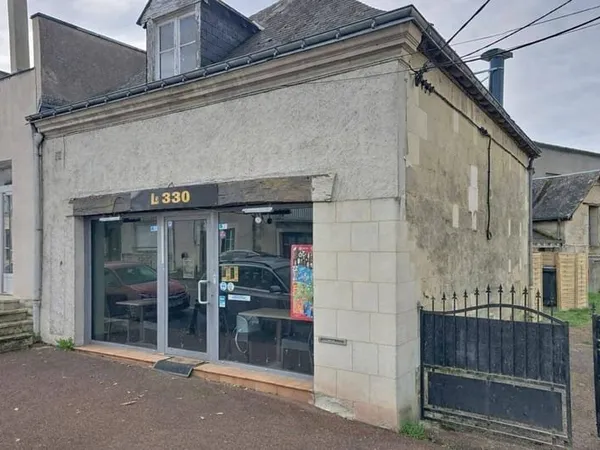 Local commercial 2 pièces 85 m²