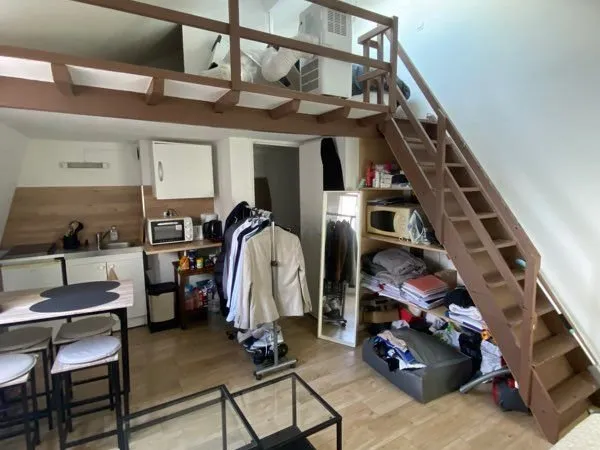 Joli studio avec mezzanine
