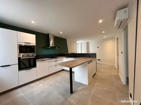 Location appartement meublé 40m², 1 chambre, RDC