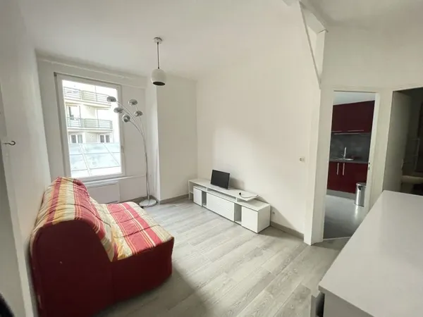 Nancy Part. F1 lumineux de 28,2 m2 Centre - proche gare SNCF