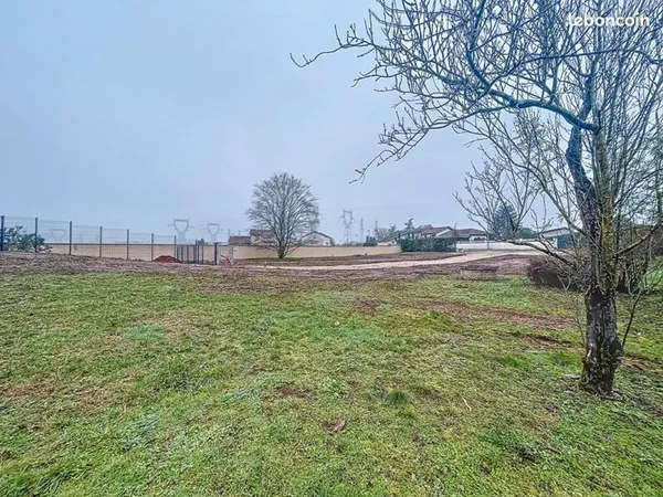 Terrain 636 m² MEXIMIEUX