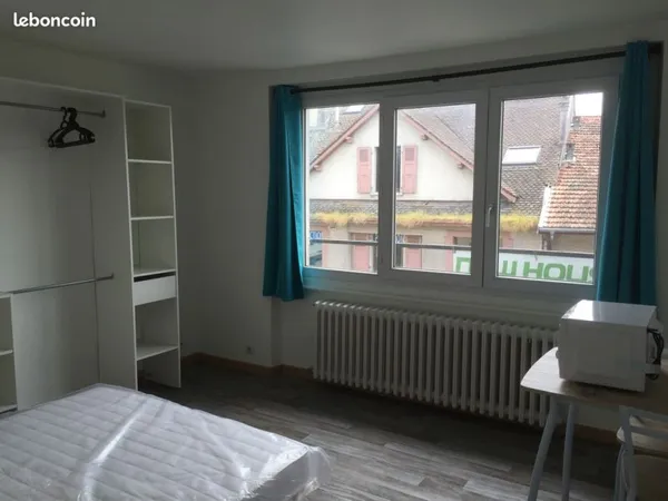 Grande chambre dans coloc. 6 personnes - Appt 130m