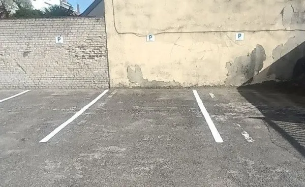 Parking 12 m²