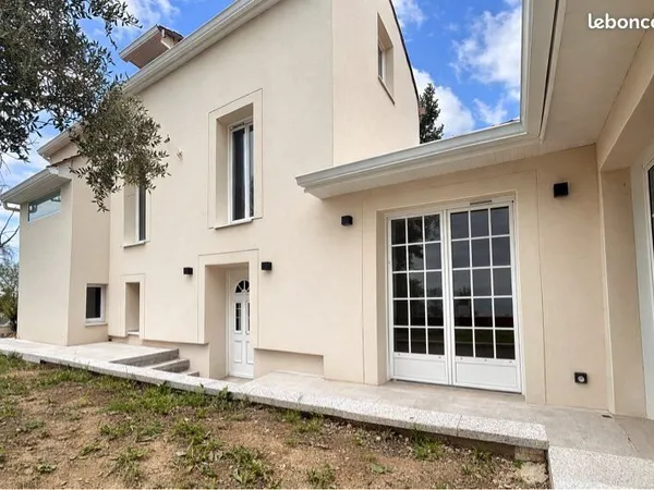 À VENDRE - Maison entièrement rénovée de 120 m²
