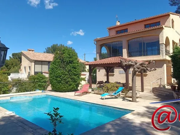 Villa de 230m² avec vue mer et piscine